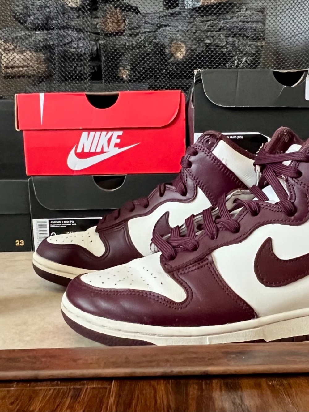 Women’s Nike Dunk Burgundy Crush - Picture 4 of 6